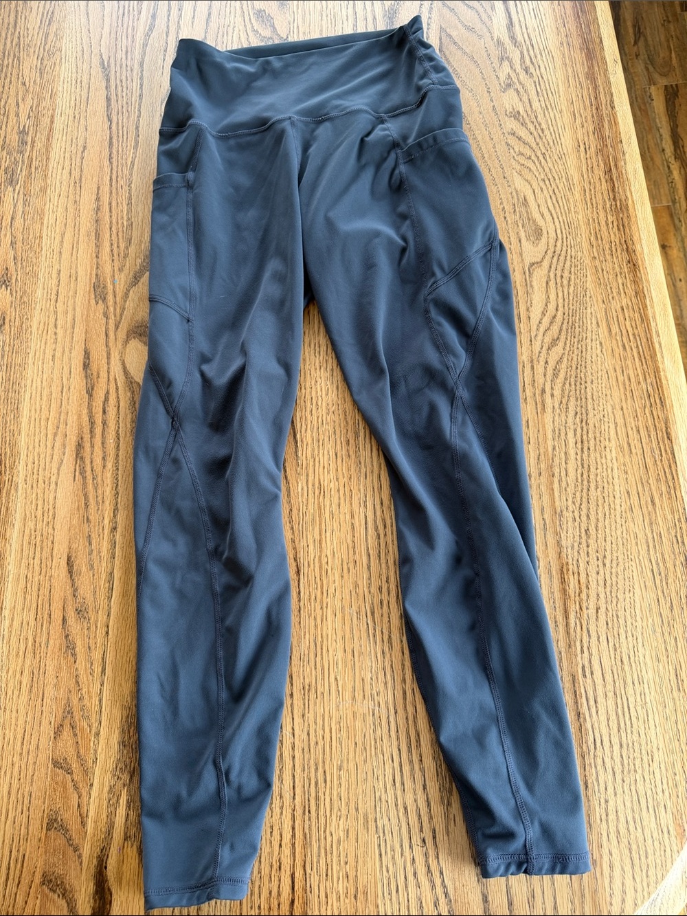 High-Waist Black Active Leggings with Side Pockets